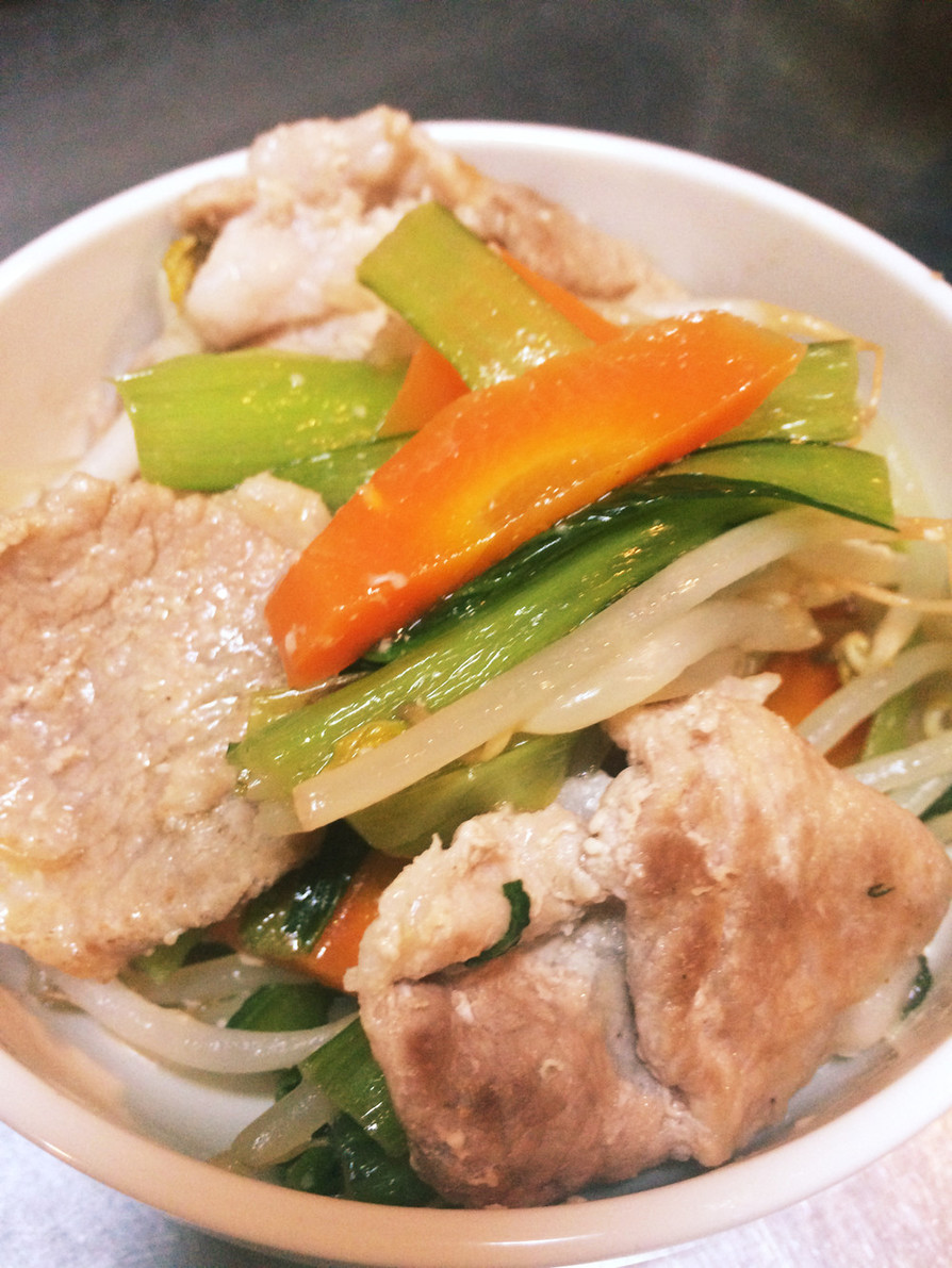 ご飯が進む！小松菜と豚肉の塩こうじ炒めの画像