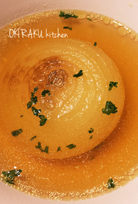 ゴロゴロ玉ねぎのコンソメスープ