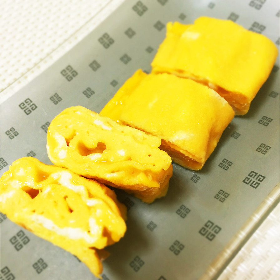 お弁当に♡フライパンで作れる甘い卵焼きの画像