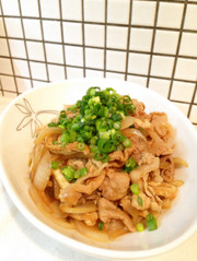 簡単メイン☆豚こま油揚げのすき焼き風炒めの写真