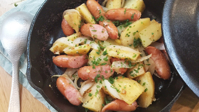 スキレットで ガーリックジャーマンポテト レシピ 作り方 By Sachi825 クックパッド 簡単おいしいみんなのレシピが360万品