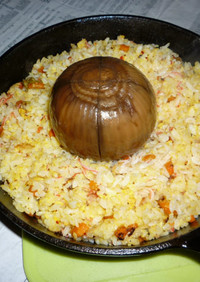 玉ねぎの丸ごと漬け載せパラパラ炒飯