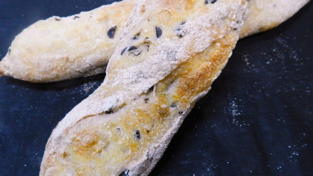 Hbで作るブラックオリーブ入りバケット レシピ 作り方 By ｕｍｉ クックパッド 簡単おいしいみんなのレシピが364万品