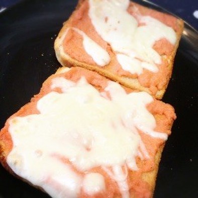 超簡単美味しい！明太マヨチーズトーストの写真