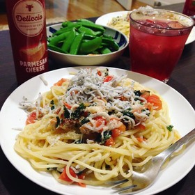 釜揚げしらすトマトのペペロンチーノパスタ