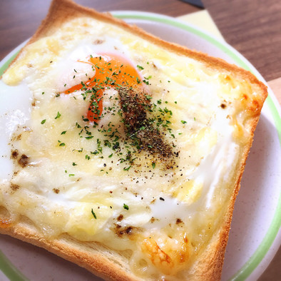 とろとろ卵のトーストの写真