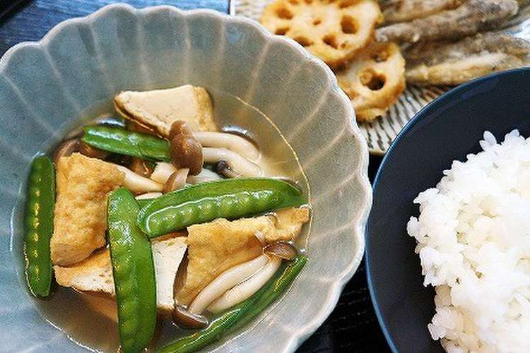 ダシが効いた 絹さやと厚揚げの煮物 レシピ 作り方 By 日高のこんぶ屋 クックパッド 簡単おいしいみんなのレシピが349万品