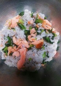 材料３つ！鮭と小松菜のおいしい混ぜご飯☆