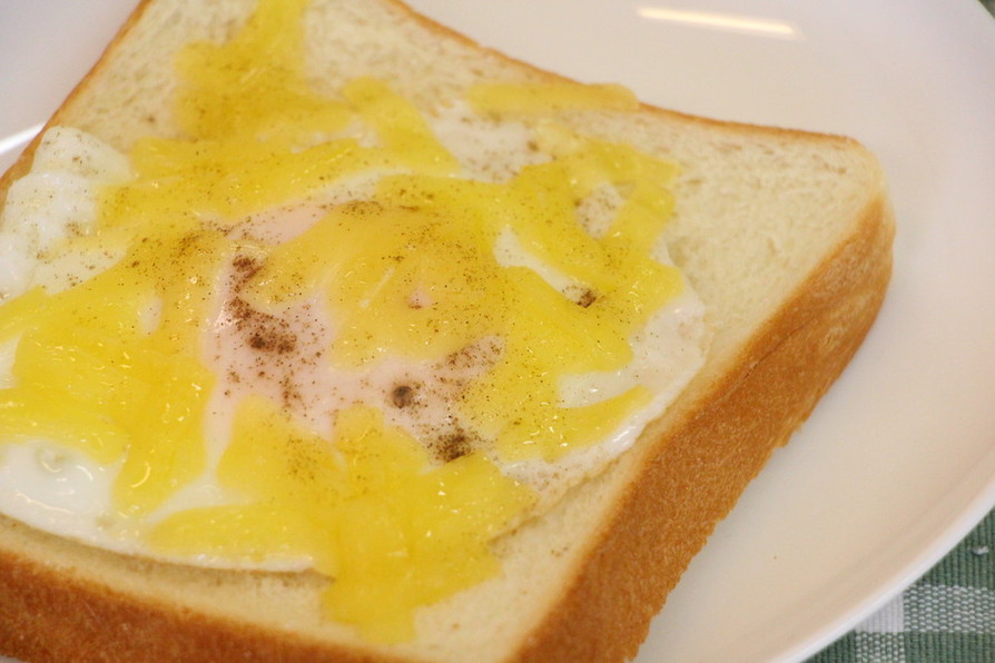 朝ごはんに!！目玉焼きトーストの画像