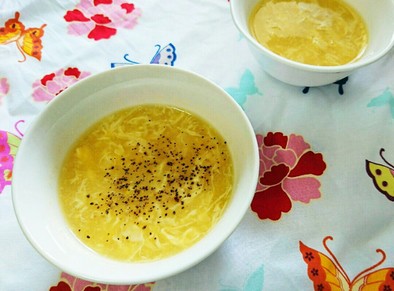 コーンとたまごの中華風スープの写真