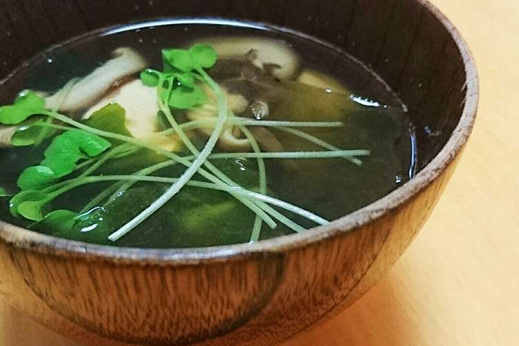 しいたけ香る 豆腐とわかめのお吸い物 レシピ 作り方 By やまちぃ クックパッド