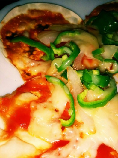 餃子の皮で簡単ピザの写真