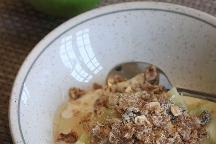 りんごヨーグルトとミューズリーの蜂蜜がけ レシピ 作り方 By Pingdao クックパッド 簡単おいしいみんなのレシピが366万品