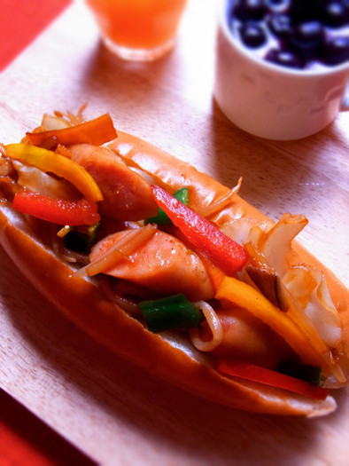 ごてもり・カレー風味の野菜炒めドッグの写真