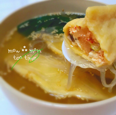 韓国の家庭料理！豆腐キムチのスープ餃子の写真