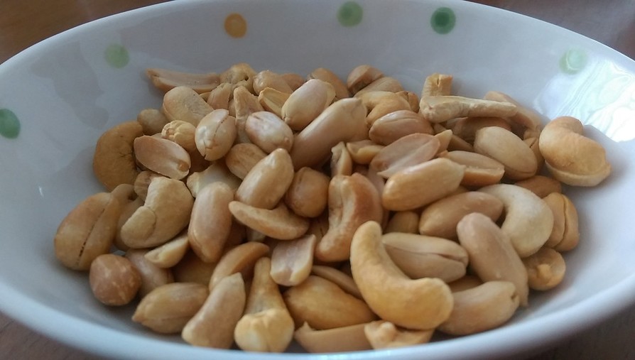 ピーナッツ＆カシューナッツの薫製の画像