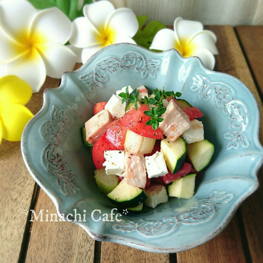  BBQチキンサラダ、BBQコリアンダーライムドレッシング添え レシピ