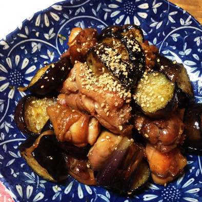 鶏肉の照り焼きと茄子の柚子胡椒和えの写真