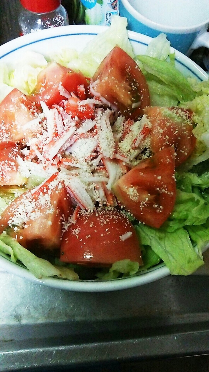 簡単☆レタスとトマトとカニかまサラダの画像
