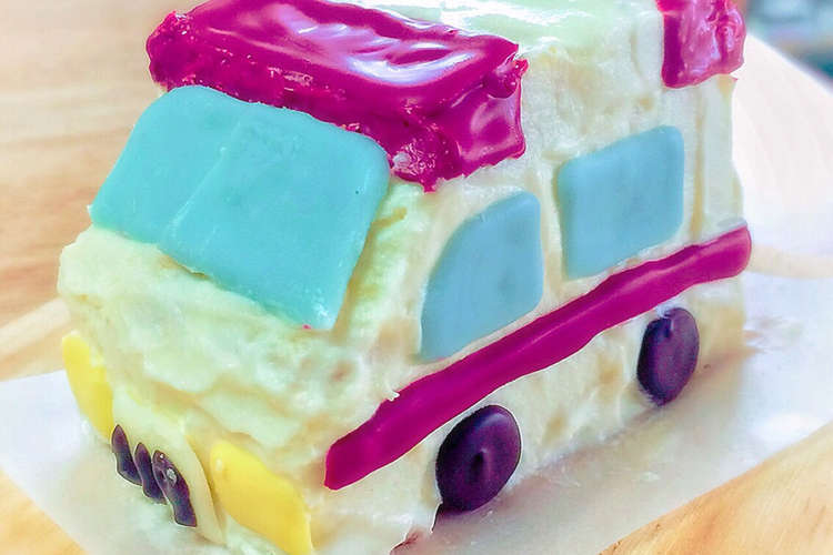 男の子 働く車 立体 ミニ救急車ケーキ レシピ 作り方 By Riiiiie54 クックパッド 簡単おいしいみんなのレシピが352万品