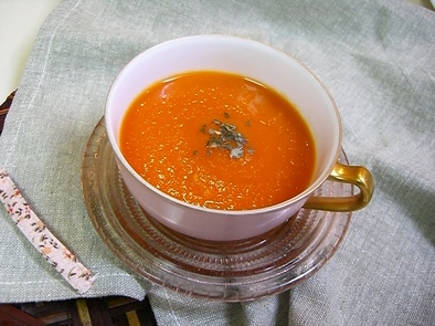 赤野菜のスープの写真