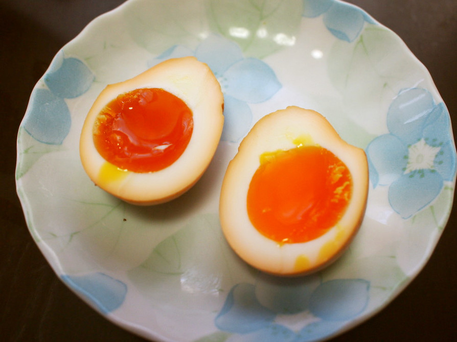 スモークポットで作る半熟ゆで卵の燻製の画像