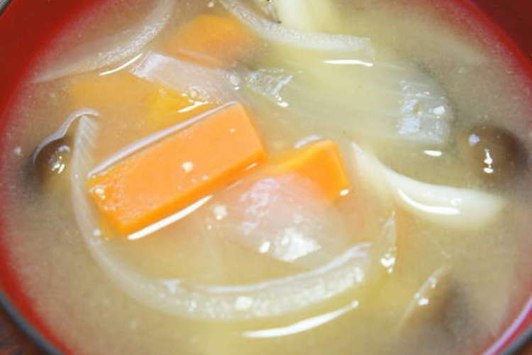 玉ねぎ ぶなしめじ にんじんの味噌汁 レシピ 作り方 By さつきa クックパッド