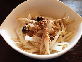 レンジで簡単♪しめじともやしの和え物