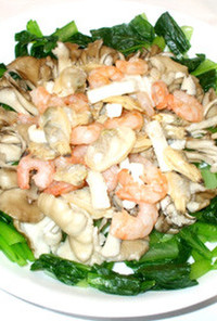 小松菜とシーフードミックスの温野菜サラダ