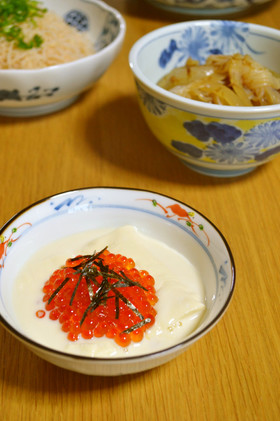 おもてなし&酒の肴『生湯葉のイクラのせ』
