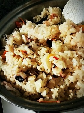 たことわらびのもちもち炊き込みご飯