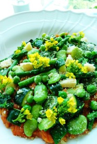 鮮やかなグリーン野菜のトマトリゾット