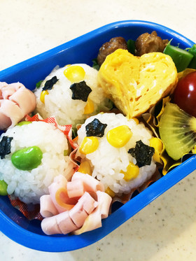 可愛いおにぎり弁当 年少さん〜年長さん
