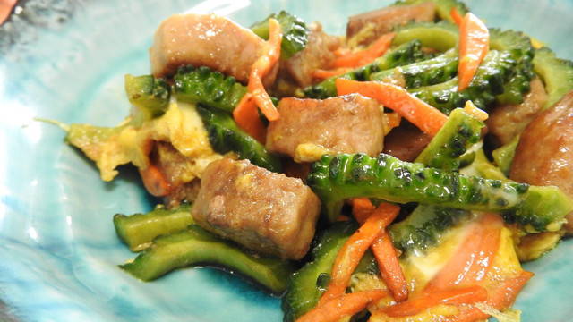 簡単 焼肉のタレ 成型肉とゴーヤの卵炒め レシピ 作り方 By おゆかgohan クックパッド 簡単おいしいみんなのレシピが352万品