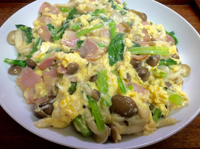 小松菜とベーコンのふわふわ♡卵炒めの写真