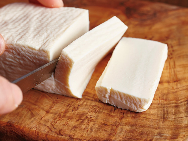 「チーズ」っぽくチェンジ！塩豆腐