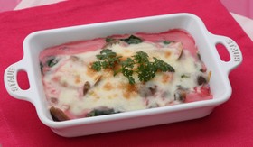 クリーミーピンクカレーのグラタン