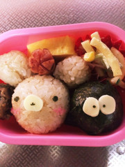 幼稚園のお弁当②まっくろくろすけ&くまの写真