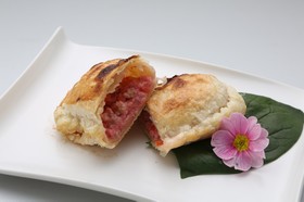 恥ずかしがり屋のミートパイピンクカレー風