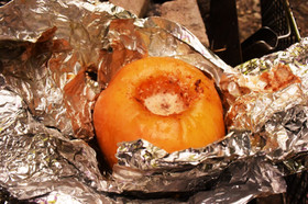 キャンプで焼きりんご