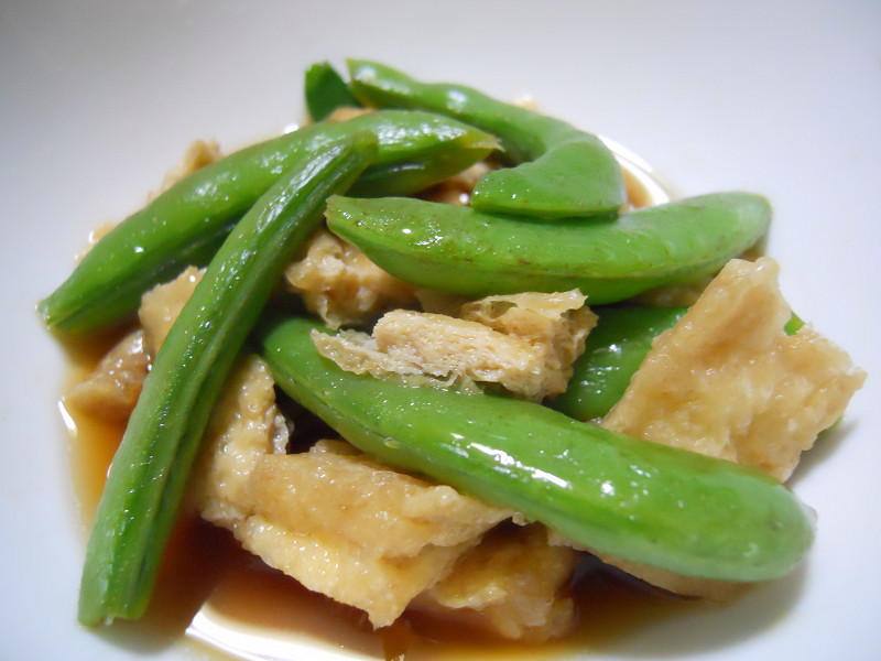  スナップ豌豆と京揚げの煮物の画像