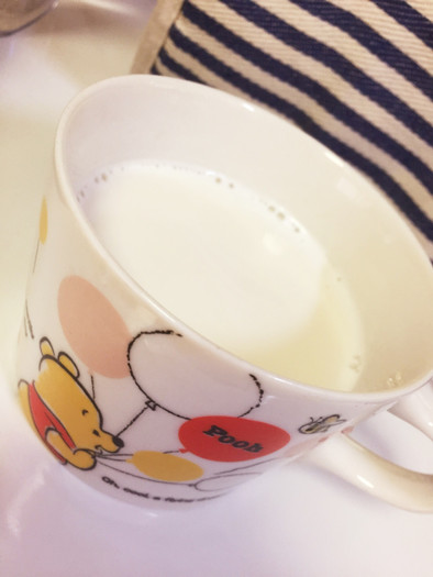 バニラの香りの甘ーいホットミルクの写真
