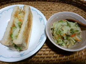 タラの芽ポテトサラダサンドウィッチ