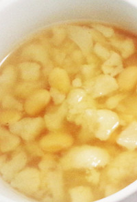 カリフラワーと大豆のクタクタスープ