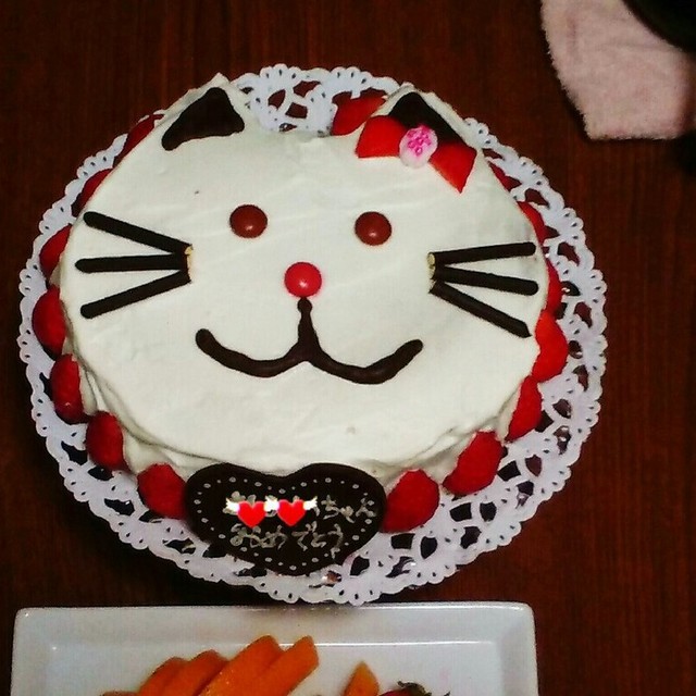 簡単カットでねこ型 デコレーションケーキ レシピ 作り方 By ウナママ クックパッド 簡単おいしいみんなのレシピが350万品
