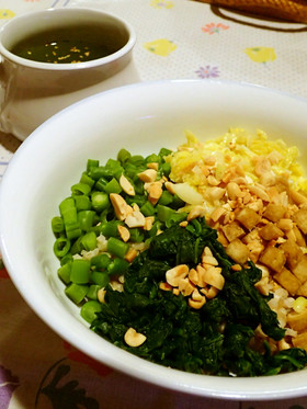 客家風お茶ぶっかけご飯(擂茶飯)