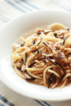 【離乳食後期】きのことひじきのツナパスタ
