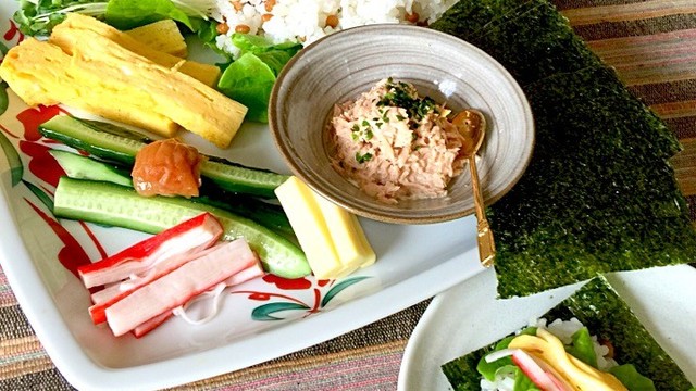納豆すし飯で作る お一人様の手巻き寿司 レシピ 作り方 By Hirokyon2 クックパッド 簡単おいしいみんなのレシピが355万品 納豆すし飯で作る お一人様の手巻き寿司 レシピ 作り方 By Hirokyon2 クックパッド 簡単おいしいみんなのレシピが355万品