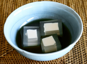 【江戸の味】こおり豆腐 (黒蜜かけ)