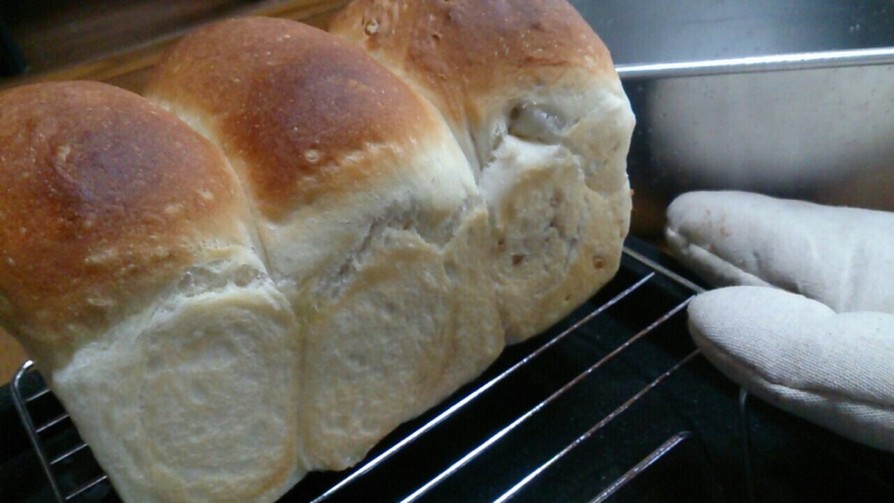 バター不使用★手捏ねで山型パン♪1.5斤の画像